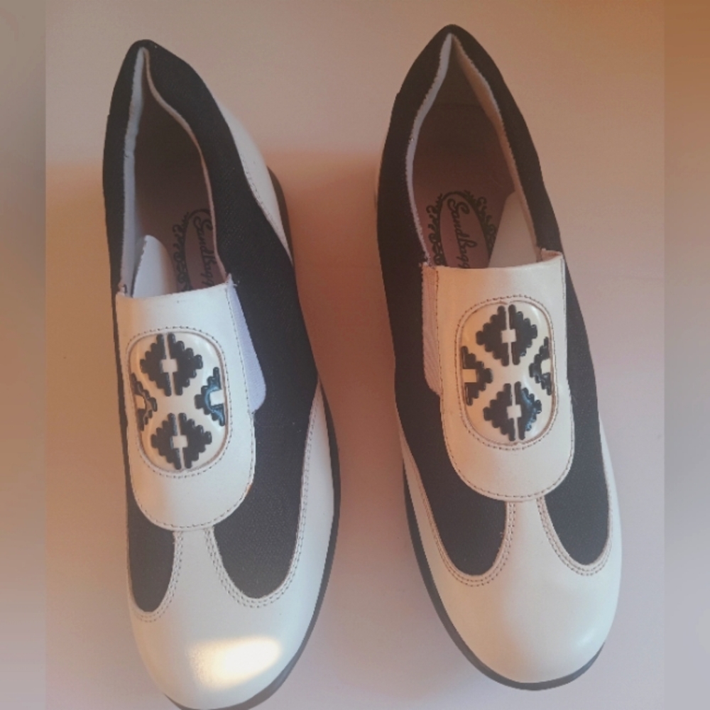 Adorable Sandbagger golf shoes